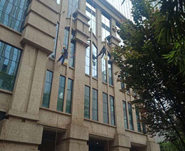 外墻清洗公司要準(zhǔn)備哪些外墻打掃工具？